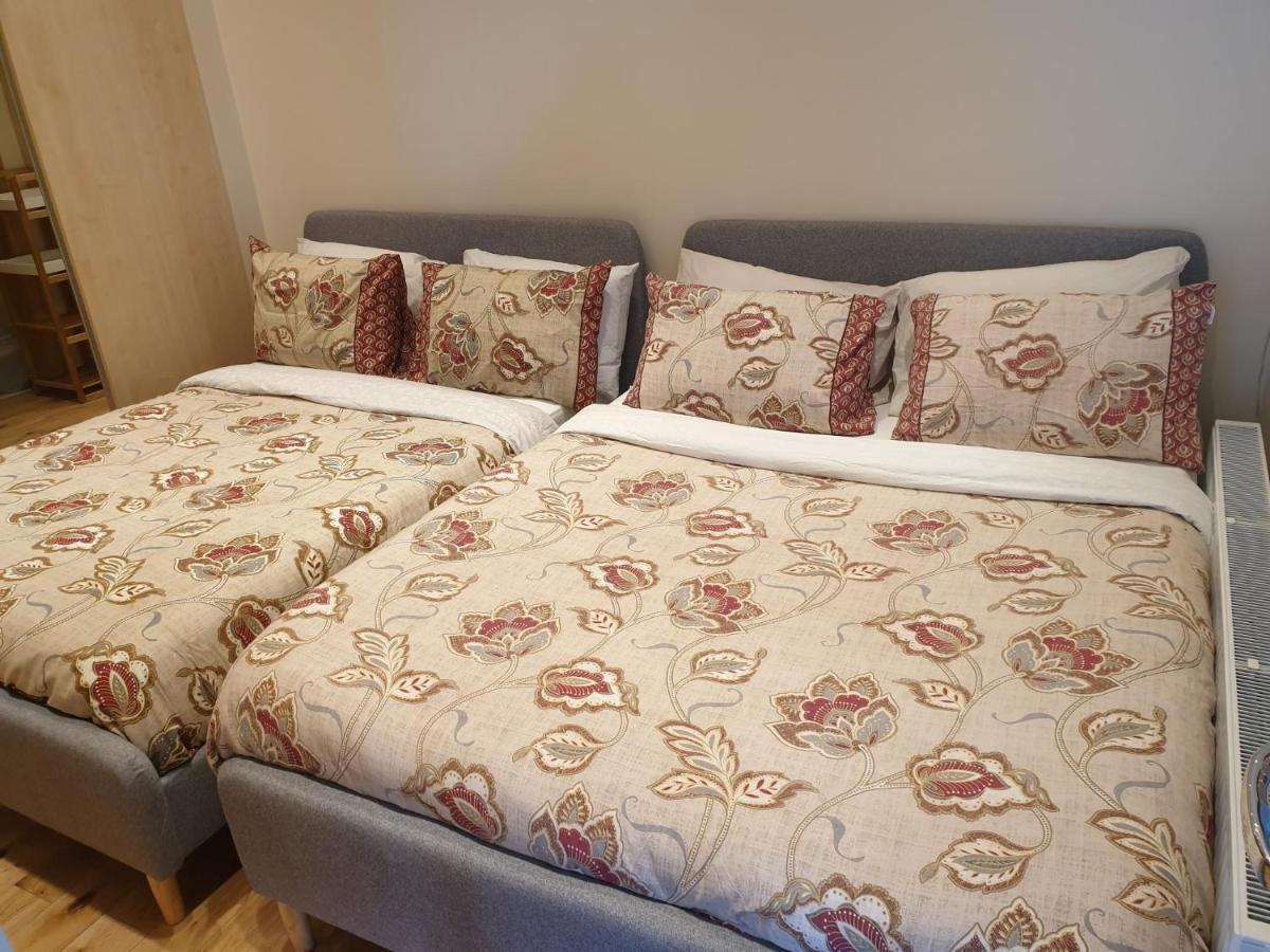 London Luxury Apartments 1Min Walk From Underground, With Free Parking Free Wifi Kültér fotó